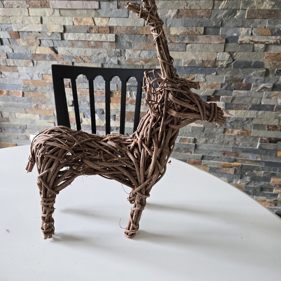 Rustic Woven Reindeer Decor - Picture 5 of 8